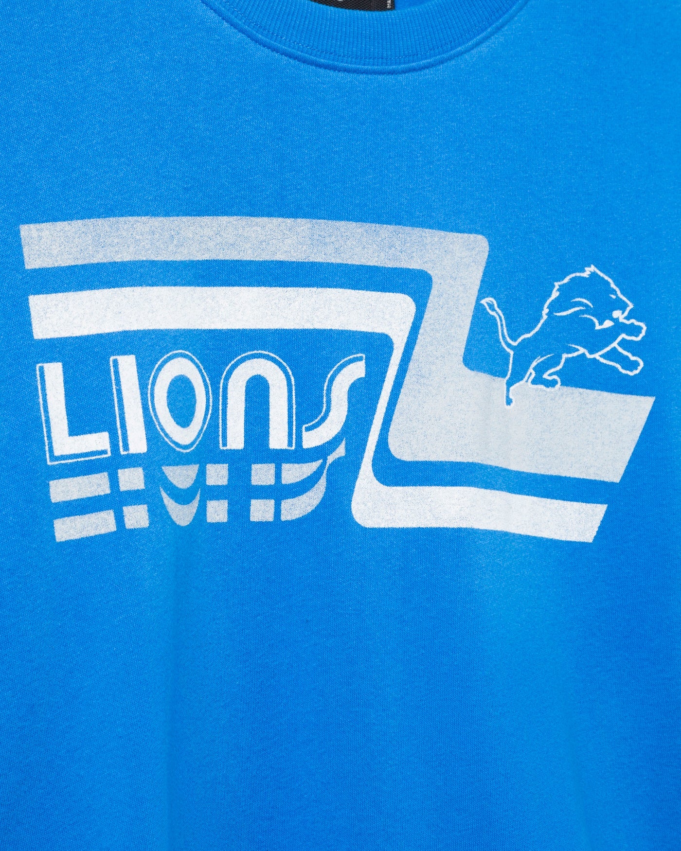 Lions Retro Crop
