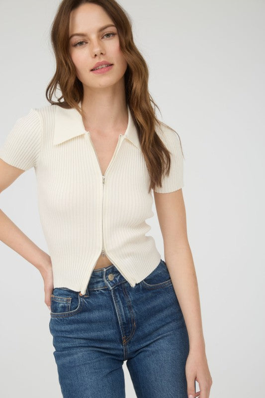 Collared Short Sleeves Sweater Knit Zip-up Top