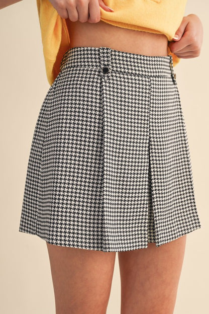 Houndstooth Pleated Shorts