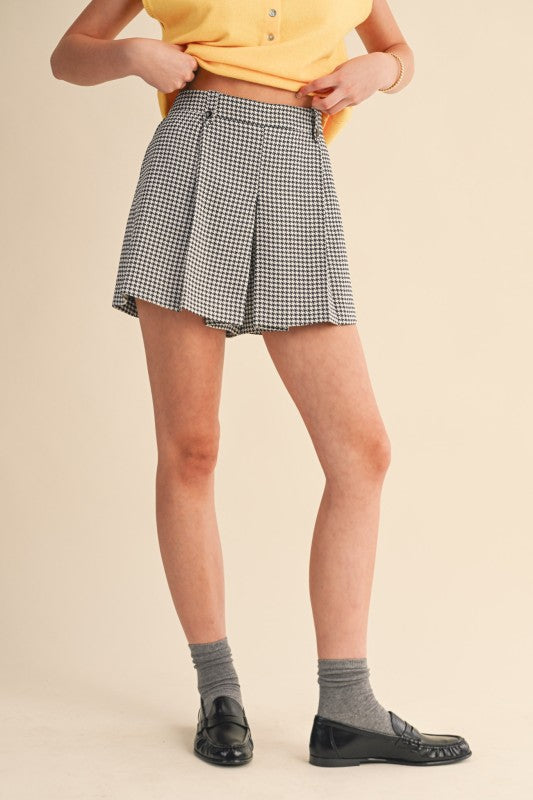 Houndstooth Pleated Shorts
